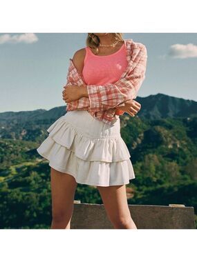 American Eagle Outfitters Tiered Ruffle Mini Skirt in off white/cream. XL NWT!